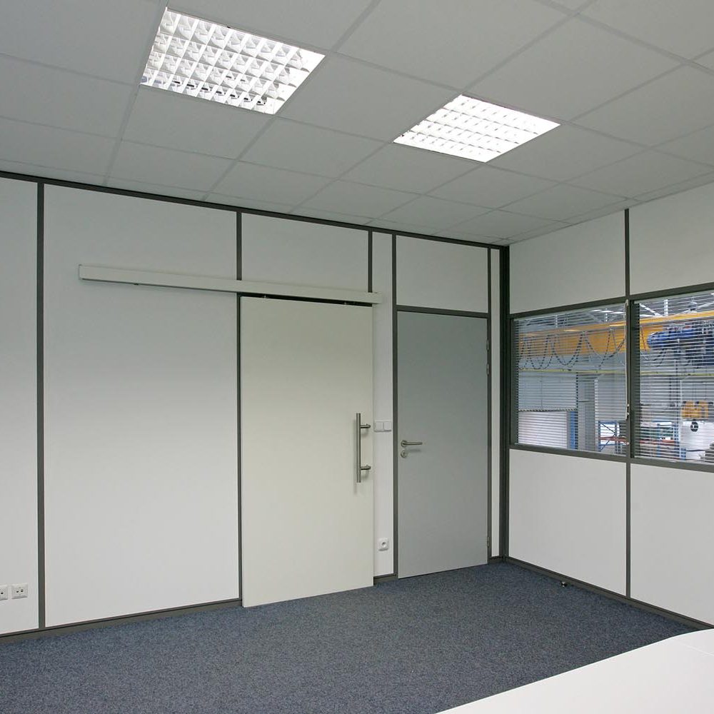 dreamstime_m_19654422 Warehouse with partition